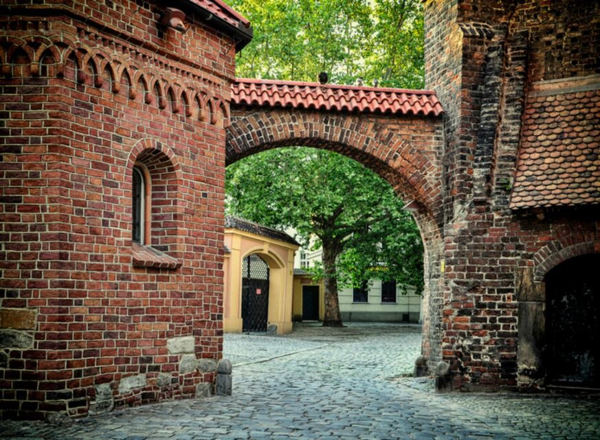 Wroclaw: Secrets of Wroclaw Walking Tour (2 hours) - What Makes This Tour Stand Out?
