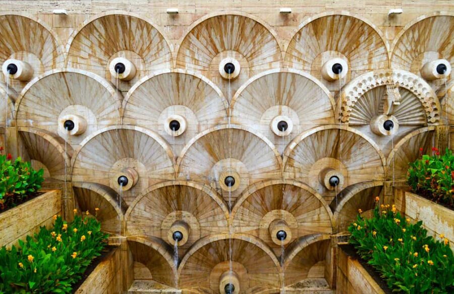 Yerevan: Evening Walking Tour with Local Guide - Exploring the Itinerary: What You’ll Experience