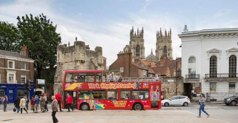 York: City Sightseeing Hop-On Hop-Off Bus Tour - The Experience: Guides, Commentary, and Authenticity