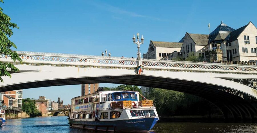 York: Daytime Sightseeing Boat Cruise with Live Commentary - Who Is This Tour Best For?