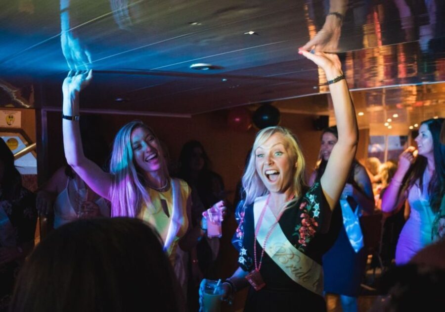 York: Party Cruise with Drink, Dinner, and DJ - Practical Details and Considerations