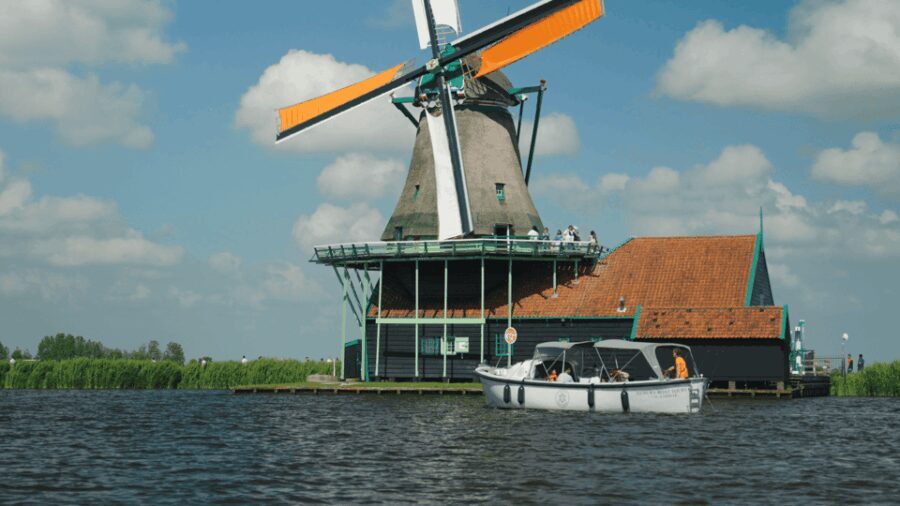 Zaanse Schans: Cruise UNESCO Windmills Village + Live Guide - Analyzing the Value: Is It Worth the Price?