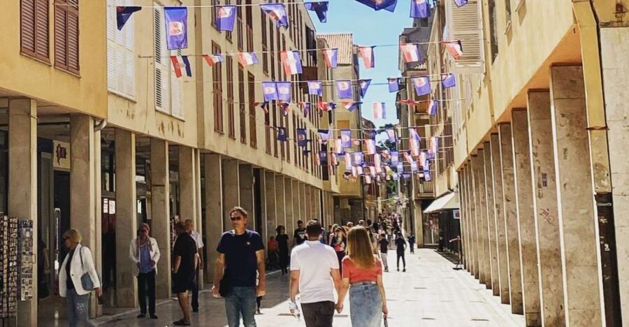 Zadar: Private Walking Tour Through 3,000 Years of History - Tasting the Local Maraschino Liqueur