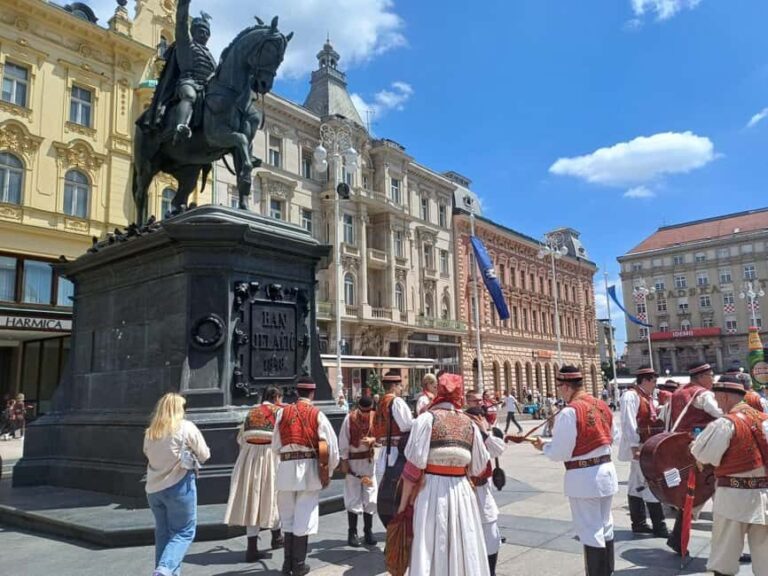 Zagreb: Truly unforgettable complete tour of Zagreb - What to Expect: An Authentic, Comfortable Journey