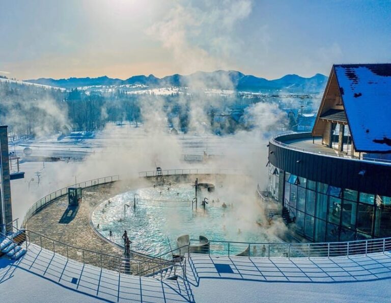 Zakopane: Chocholow Thermal Pools Entry with Hotel Transfer - What Makes This Experience Stand Out?