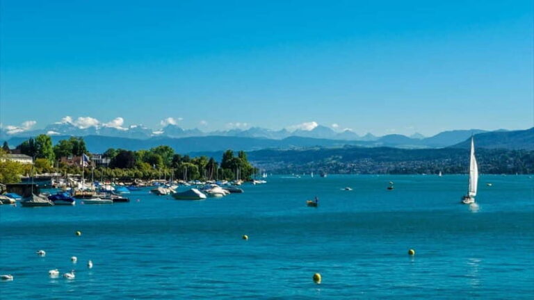 Zurich: 2-hour Best Intro Walking Tour with a Local - The Guides & Personal Touches