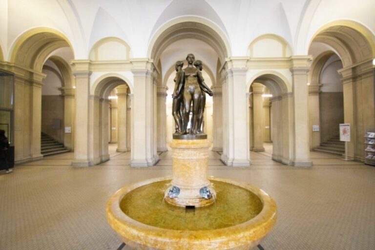 Zurichs Art and Culture revealed by a Local - Why You Should Consider This Tour