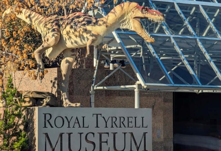 1 Day Drumheller Tour: Calgary to Hoodoos Dinosaurs Badlands - What We Loved — and What to Consider