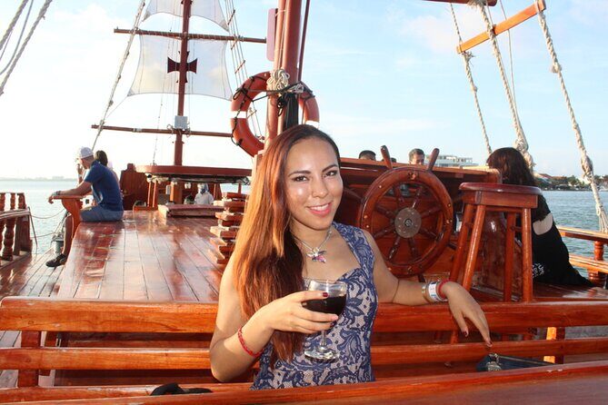 2x1 Romantic Columbus Dinner on the Lagoon aboard Spanish Galleon - The Atmosphere and Views