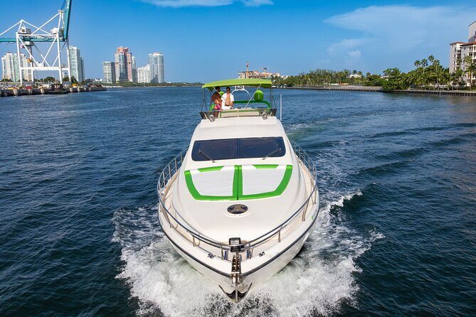 70ft 1 Hour FREE | Miami Yacht Rental | 3 to 6 Hours | 13 People - The Sum Up