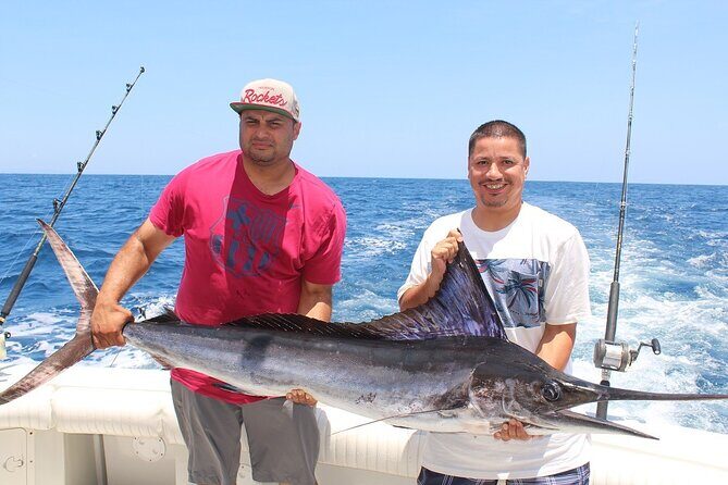 8 Hours Private Sport Fishing Charter Trip in Cabo San Lucas - The Experience and Reviews from Past Guests