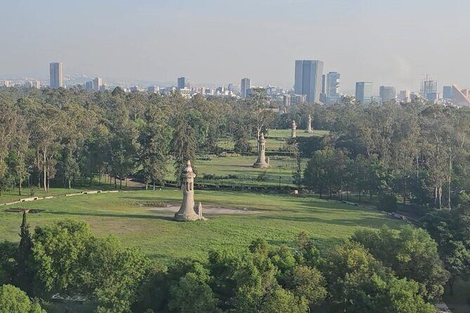 A singular journey through Chapultepec. - Marveling at Iconic Fountains and Artistic Symbols