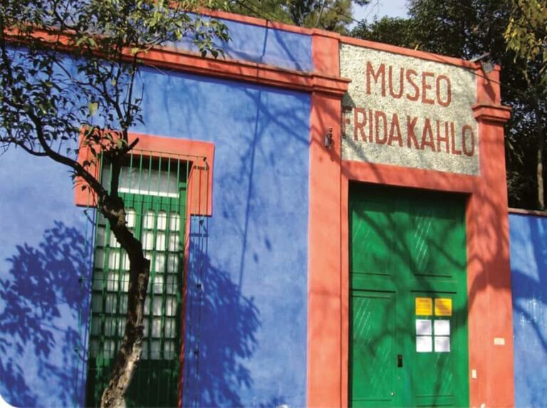 Access to the Frida Kahlo Museum or Casa Kahlo Museum with a Digital Guide - The Museums: Casa Azul vs. Casa Roja