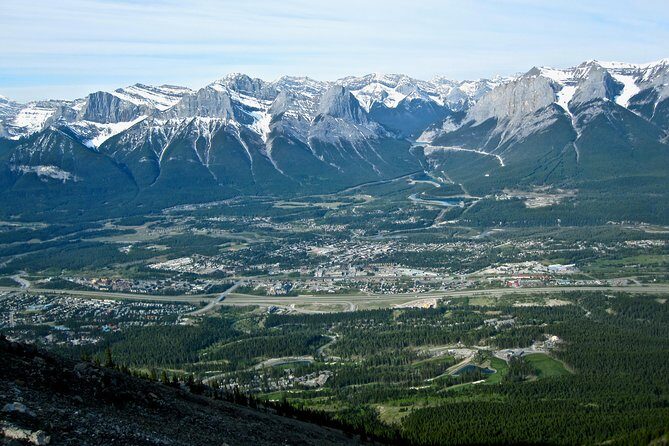 Airport Shuttle: Canmore/Kananaskis  Calgary - Key Points