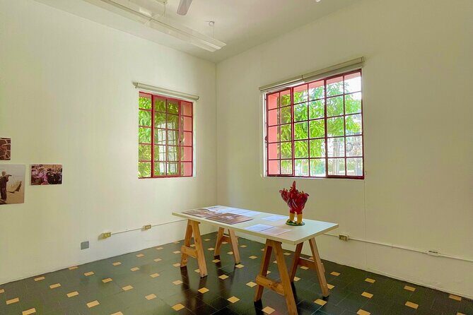 Architecture of Luis Barragan Walking Tour with Street Food - Who Should Consider This Tour?