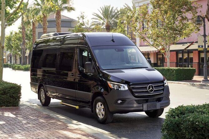 Arrival by Private SUV or Bus from Toronto YYZ Airport to Toronto - Detailed Breakdown of the Experience