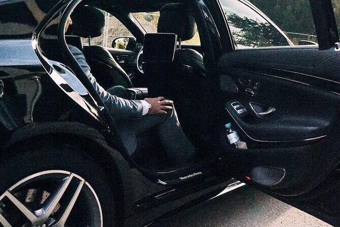 Arrival Private Transfer: Dallas Airport DFW to Dallas in Business Car - The Details of the Journey