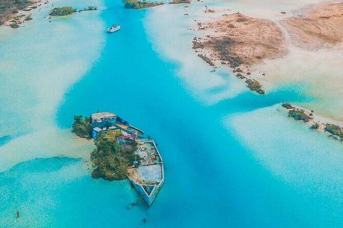 Bacalar Tour: Magical Town and Lagoon of the 7 Colors - Exploring Cenote Azul