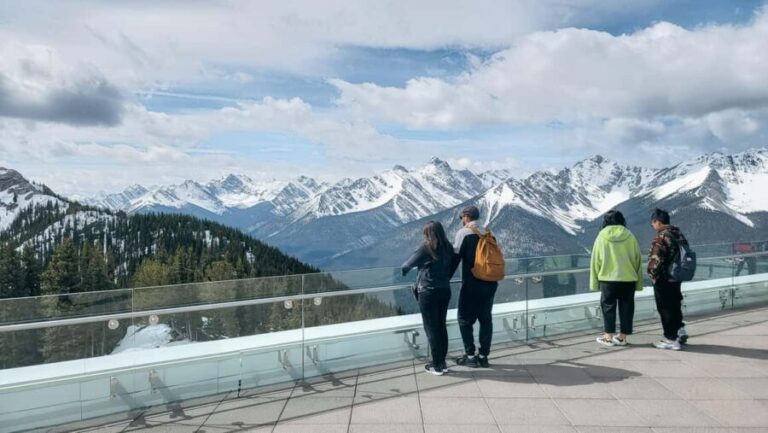 Banff: Winter Tour with Dinner & Nightrise at Banff Gondola - The Transportation and Group Experience