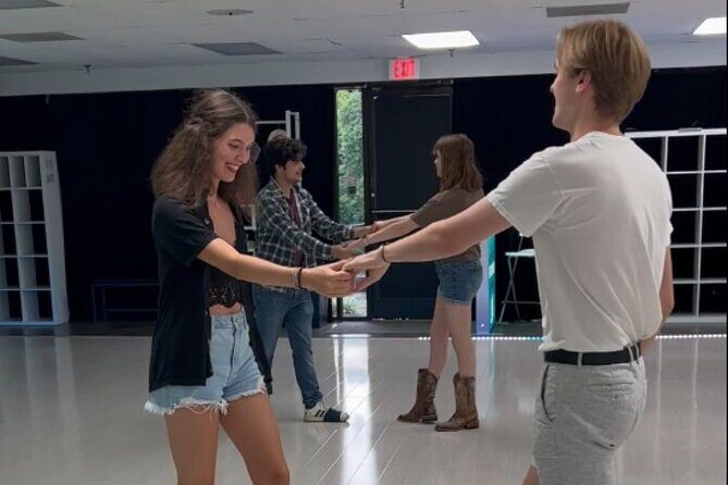 Beginner's Two Step and Country Swing Dancing Class - Meeting Point and Logistics