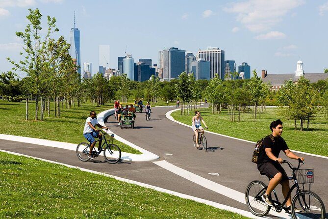 Biking Tour of Governors Island - The Experience: What You Can Expect