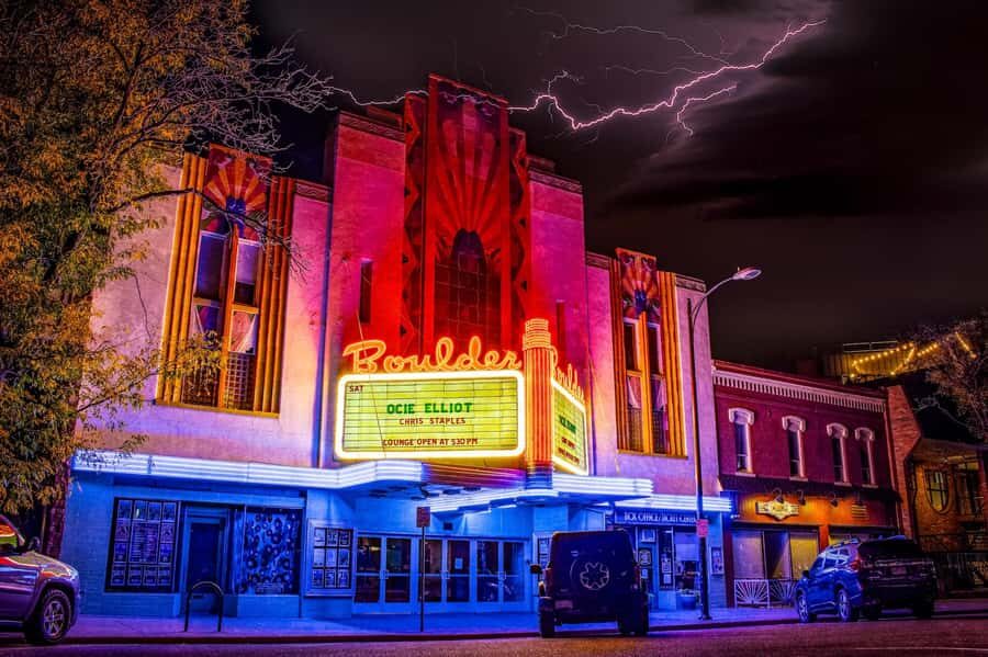 Bones, Burials, & Ballads: Boulder Ghost Tours - The Atmosphere and Experience