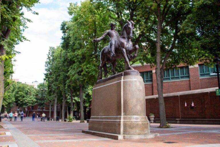 Boston: City History and Highlights Audio App Walking Tour - The Experience: What Works Well