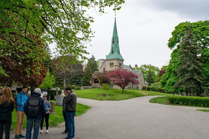 Cabbagetown In Colour: A Walking Tour of Toronto - The Guide and Group Size