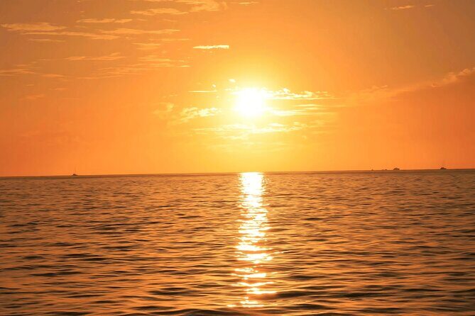 Cabo Sunset Catamaran Cruise: El Arco & Open Bar Experience - The Open Bar and Atmosphere