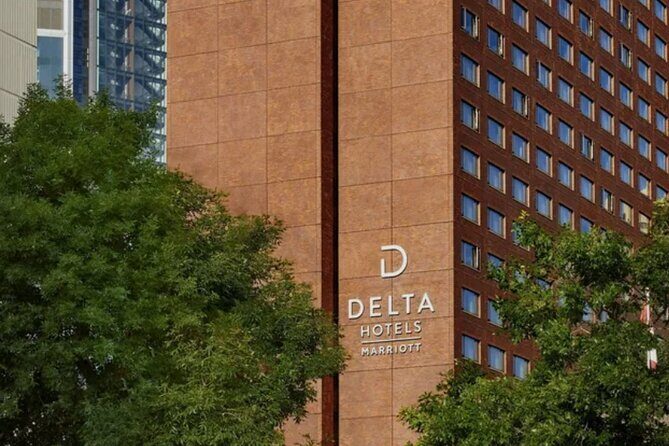 Calgary Downtown Hotels to YYC Airport Private Transfer - Who Will Love This Service?