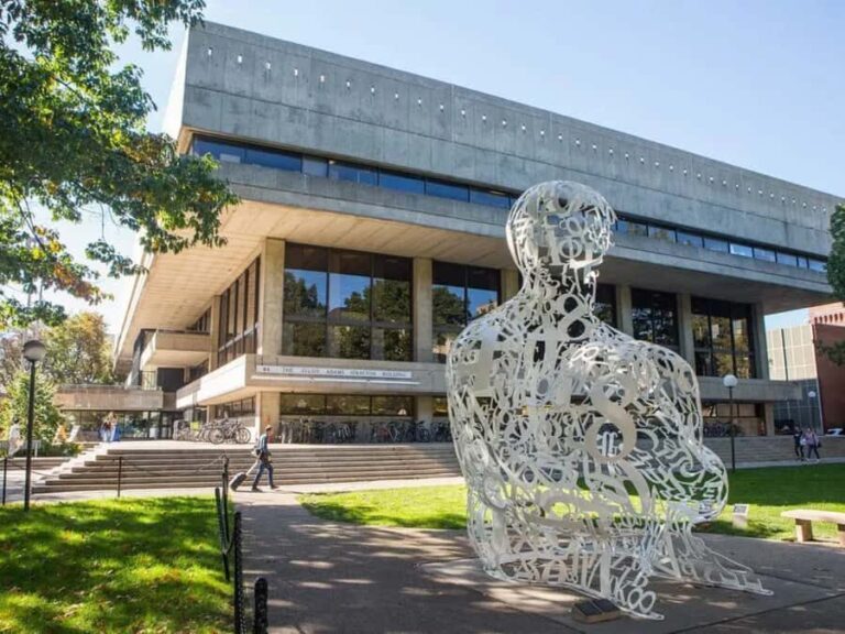 Cambridge: MIT Guided Walking Tour with Student Guide - What to Expect: A Close-Up Look at MIT