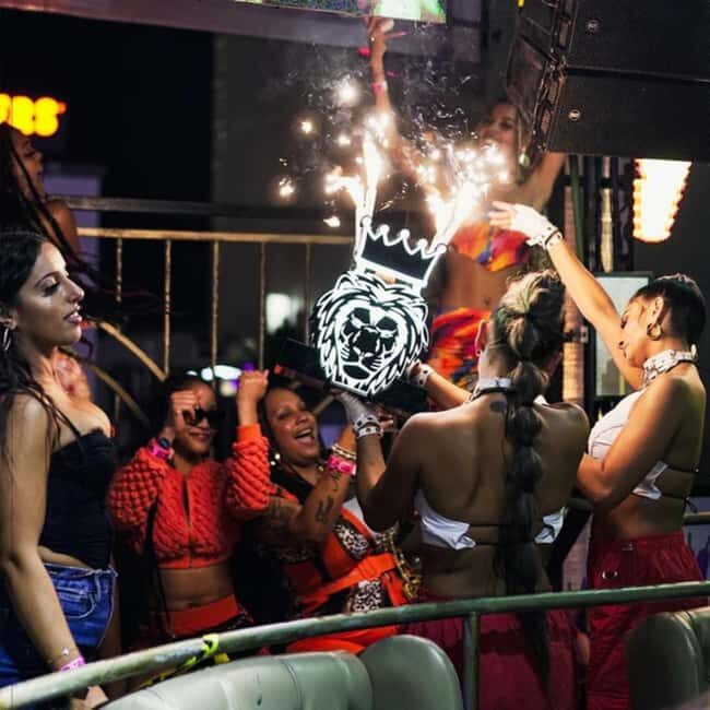 Cancun: 24 K Club Open Bar and Table incluided - Who Will Benefit Most?