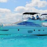 Cancun: Azimut 47 Fly Private Yacht - 6 hours to Isla Mujeres - The Experience on the Yacht