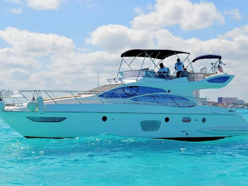 Cancun: Azimut 47 Fly Private Yacht - 6 hours to Isla Mujeres - The Experience on the Yacht