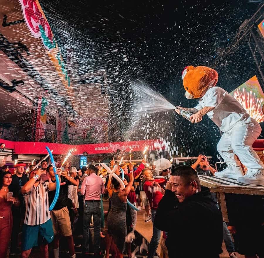 Cancun: Beach Party Cocobongo Sunrise after Semana Santa - Who Will Enjoy This Experience?