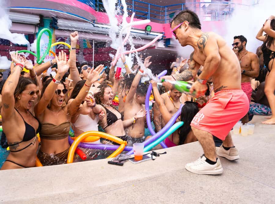 Cancun: Coco Bongo Spring Break Beach Party with Open Bar - What Participants Are Saying