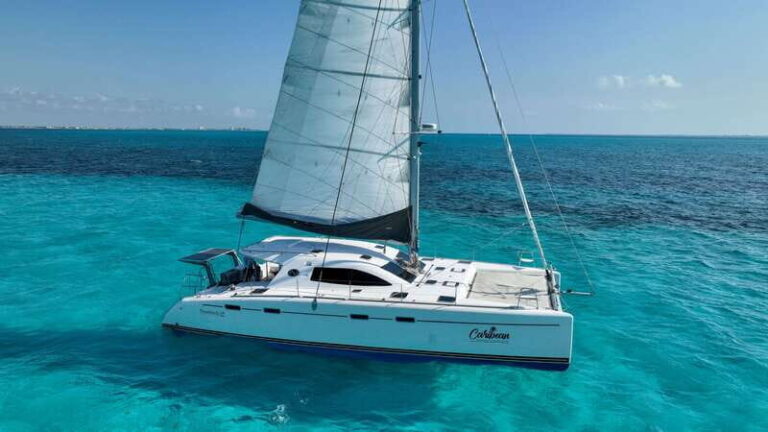 Cancun: Isla Mujeres Catamaran + Coco Bongo Show - Isla Mujeres: Beach, Town, and Free Time