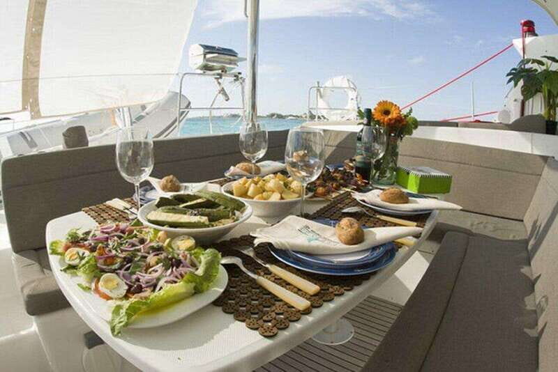 Cancun: Private Luxury Catamaran to Isla Mujeres - Who Should Consider This Tour?