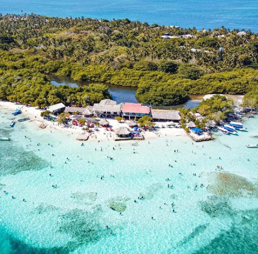 cartagena: Mucura and Santa Cruz Islands Tour spectacular - Santa Cruz del Islote