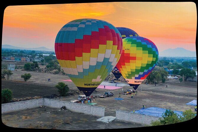 CDMX balloon flight, breakfast, pickup and visit to Teotihuacán - An Unforgettable Start to Your Day with Balloon Flight