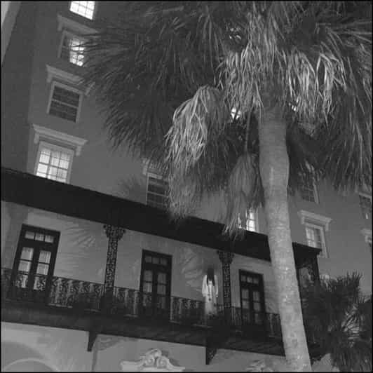 Charleston: Haunted Ghost Tour - A Spectral Adventure! - Exploring the Eerie Side of Charleston