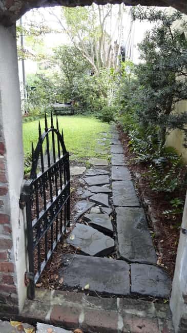 Charleston: Historic Walking Tour with a Local Guide - Authenticity and Insights from Reviews