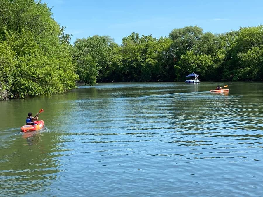 Chicago: 2-Hour Kayak Rental from North Rockwell - Who Should Consider This Experience?
