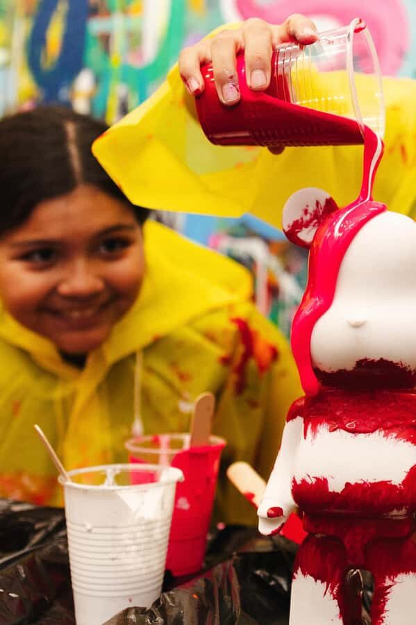 Chicago: Creative Team Building - Paint Your Own Fluid Bear - What to Expect from Your Fluid Bear Painting Experience