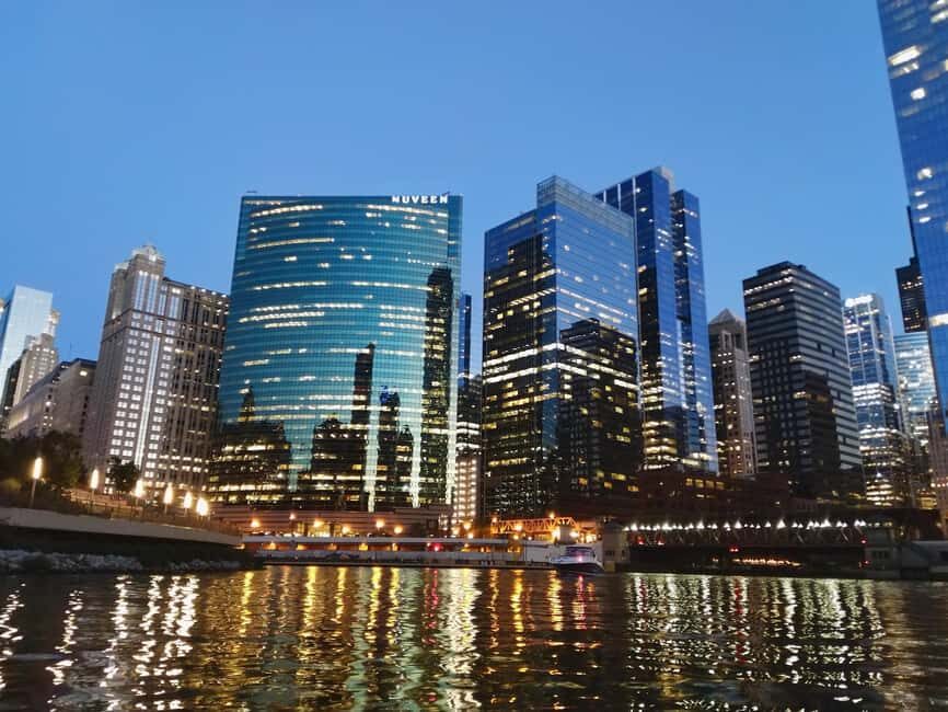 Chicago: Sunset Kayak Tour on the Chicago River - Authentic Experiences and Review Insights