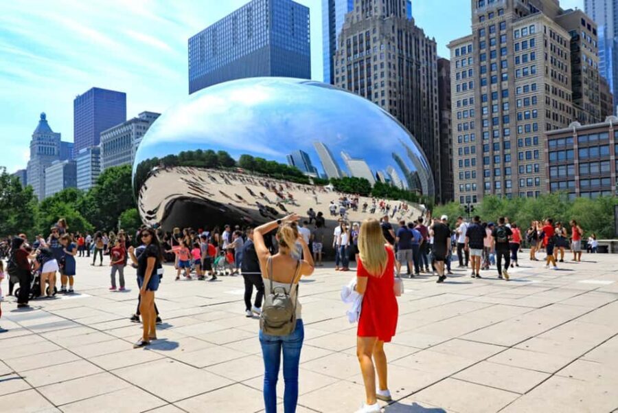 Chicago Walking Tour with Historic Sites & Boat Cruise - Detailed Breakdown of the Itinerary