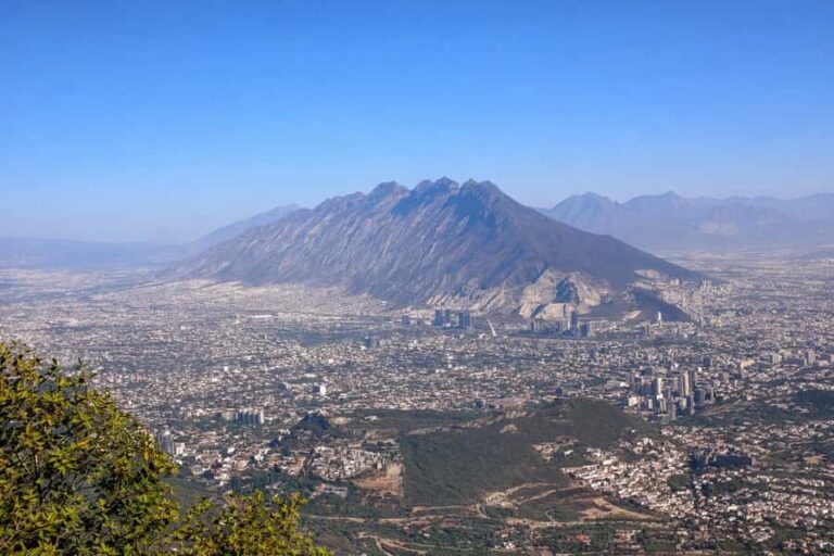Chipinque Basic Hike: Guided Hiking in the Sierra Madre - A Practical Guide to the Chipinque Basic Hike