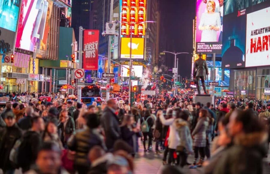 Christmas in New York: Winter Wonderland Experience - Itinerary Breakdown: From Central Park to Fifth Avenue