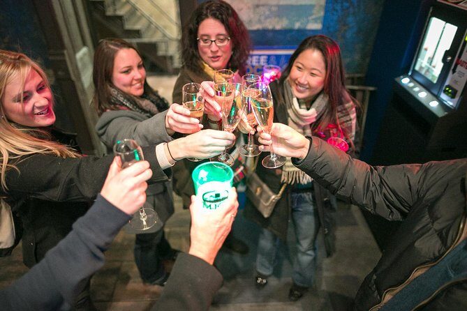 Christmas Past, Present and Future Light Tour in Milwaukee - The Highlights and Stops