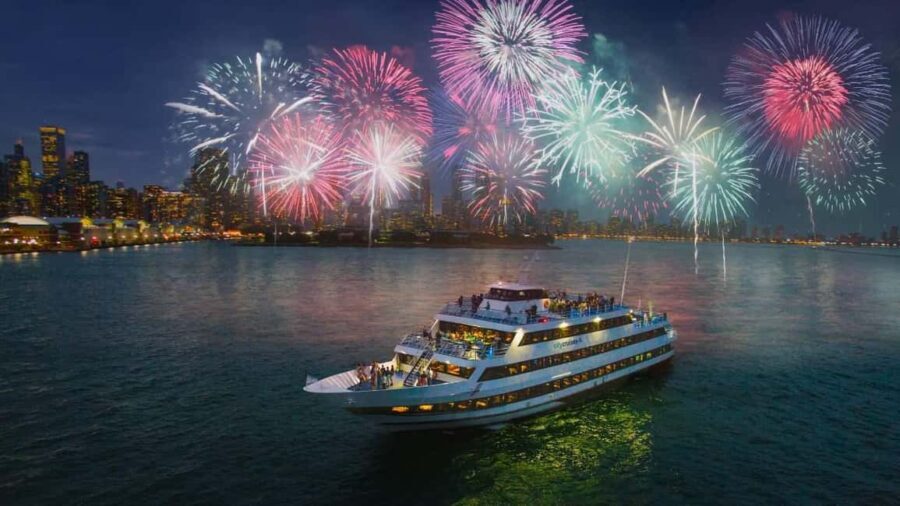 City Cruises Chicago: Lake Michigan Fireworks Dinner Cruise - The Breakdown: What to Expect from Start to Finish